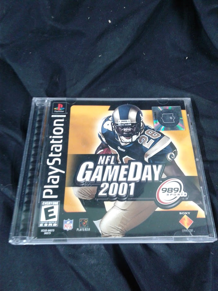 PS1 NFL Game day 2001